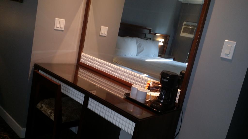 The Deluxe Hotel Vancouver Chambre photo