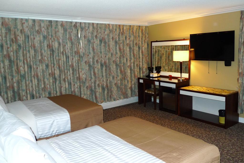The Deluxe Hotel Vancouver Extérieur photo